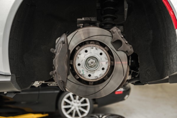 5 Unusual Signs Of Brake System Problems You Should Know | Complete Automotive